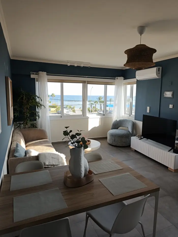 Cozy 1-Bedroom Seaview Apartment